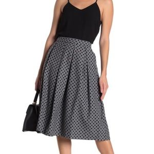 NWT FRNCH flocked gray polka dot skirt.